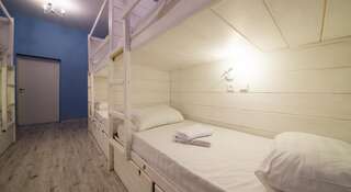 Гостиница Хостел Fusion Москва Кровать в общем номере для мужчин и женщин с 8 кроватями-5